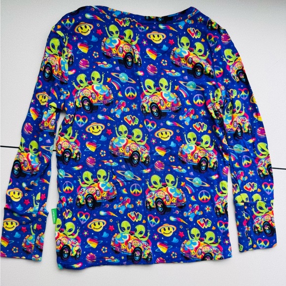 Posh Peanut’s Lisa Franks’ Zoomer & Zorbit Alien Pajamas lounge wear. Unisex!